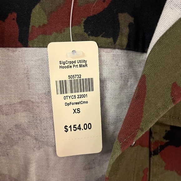 L.L. Bean Women's Signature Cropped Utility Hoodie Size XS Camo NWT - Picture 6 of 10